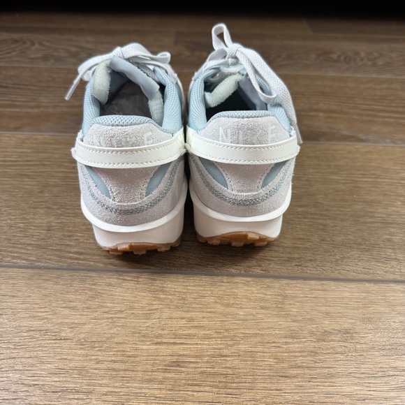 Nike Women's Waffle Debut Retro Sneaker Light Pumice Sail Sz 8.5 DH9523-006 NWOB - Picture 3 of 10